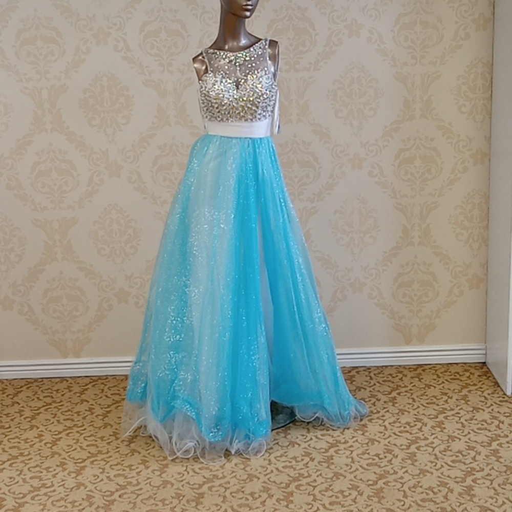 Nwt Tiffany designs size 2 prom dress